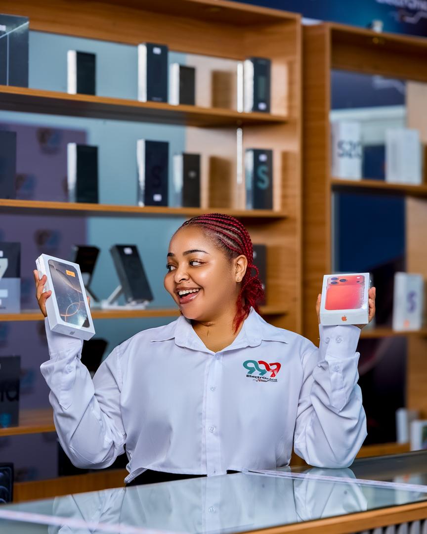 Electronics showcase